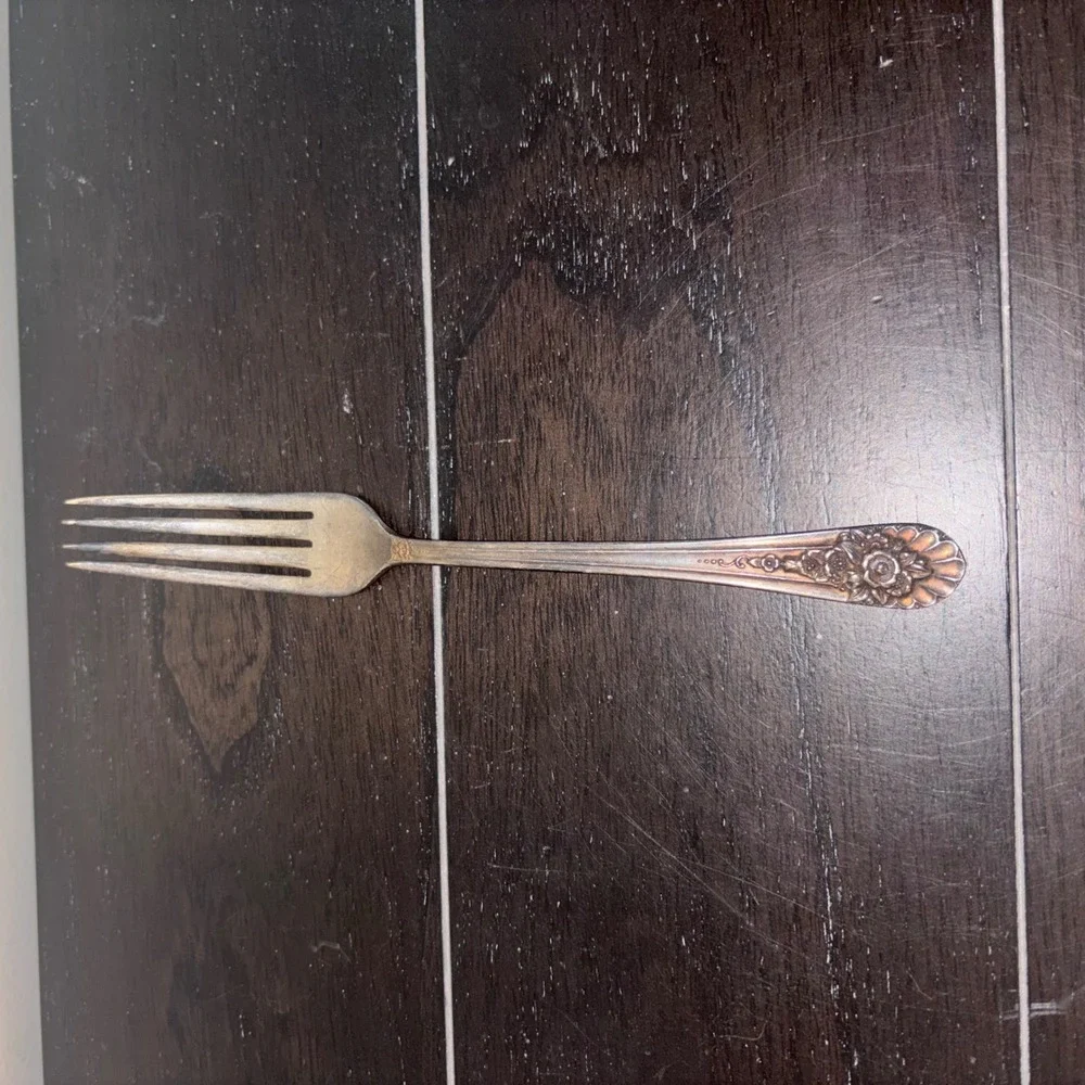 Vintage | Oneida Community Par Plate | Silverware | One Fork |‎ 7 Inch